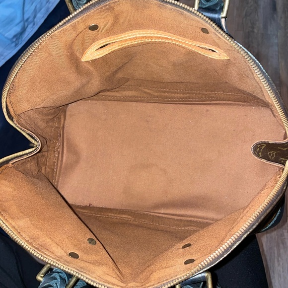 Authentic Louis Vuitton. Refurbished, bought from Vintage Boho Bags. - Picture 4 of 10